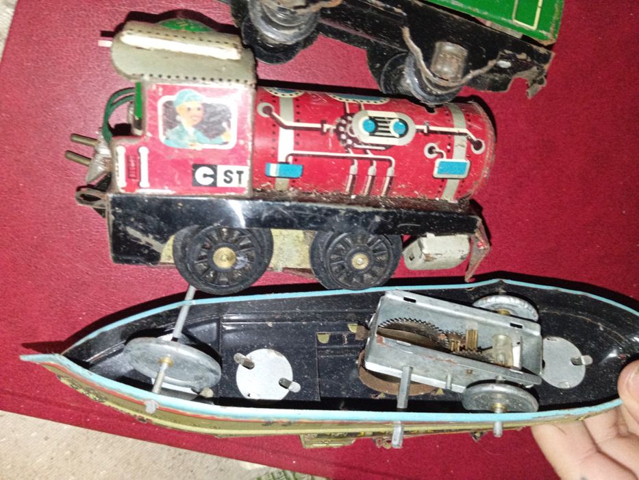 3 brinquedos comboio e braco antigo