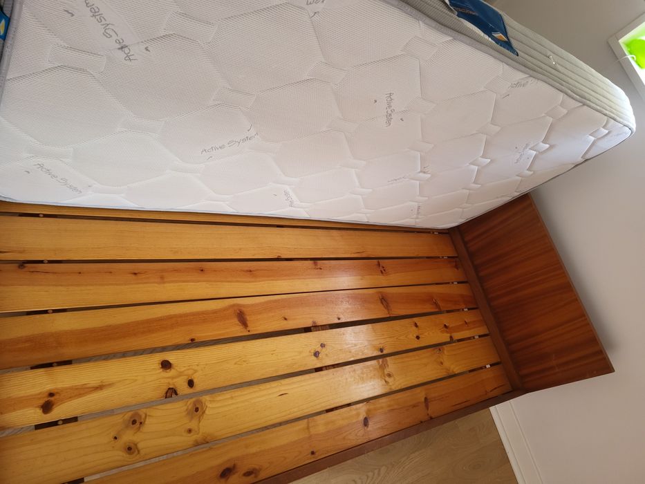 Cama solteiro(a) em madeira 90 x 180 com colchão