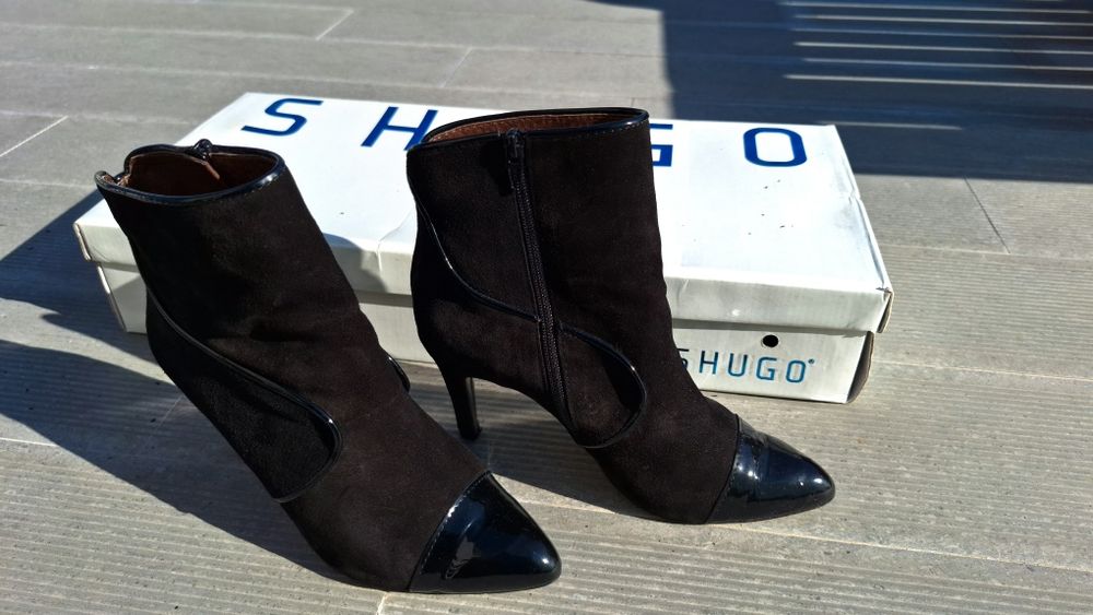 Botas usadas apenas uma vez.