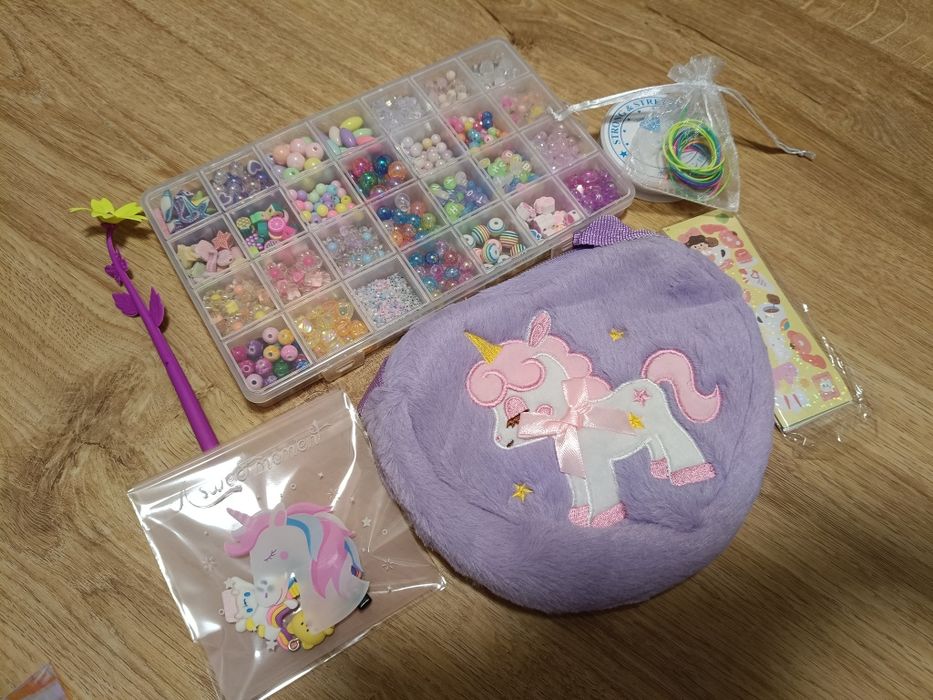 Zestaw koralików na prezent pod choinkę dla dziewczynki torebka