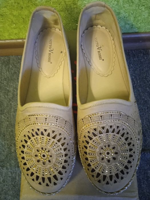 Женське  Взуття на танкетці.