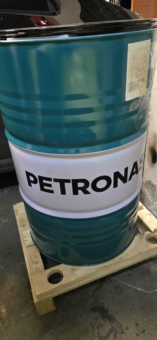 Beczka po oleju PETRONAS 200l