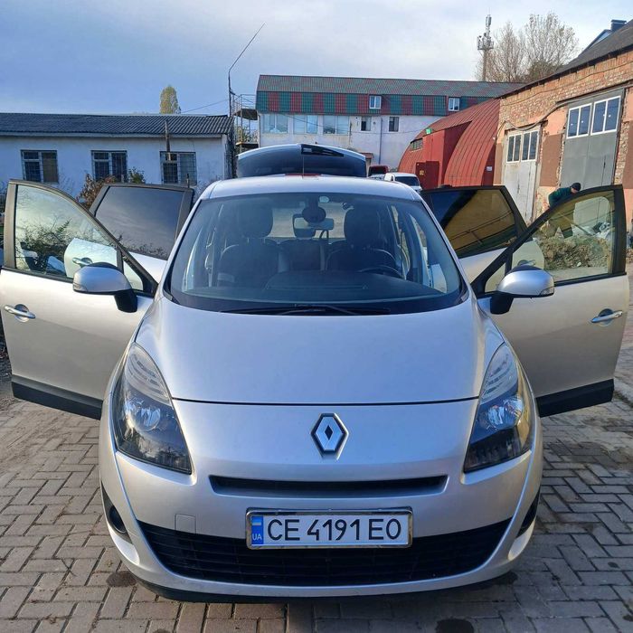 Продам Renault Grand Scenic 2010року