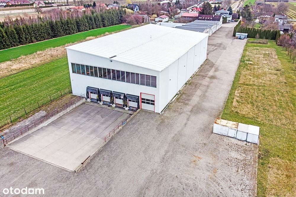 Magazyn z zapleczem biurowo-socjalnym