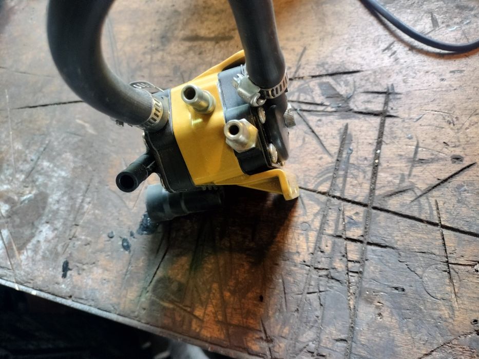 Pompa paliwa silnik zaburtowy johnson evinrude,