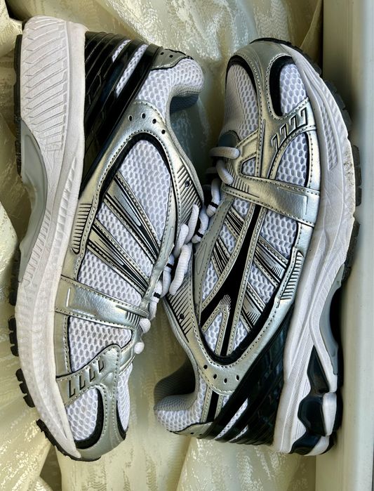 кросівки ретро дизайн 43