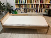 Łóżko drewniane Ikea dla dziecka+materac z ochraniaczem