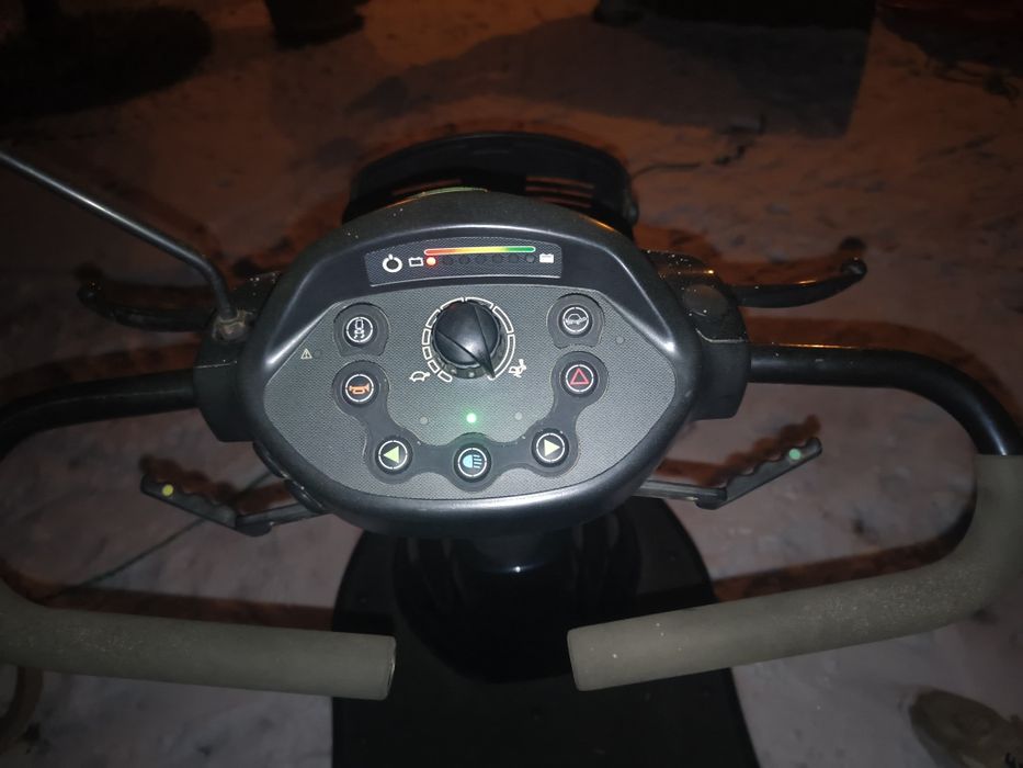 Skuter wuzek elektryczny dla seniorów.