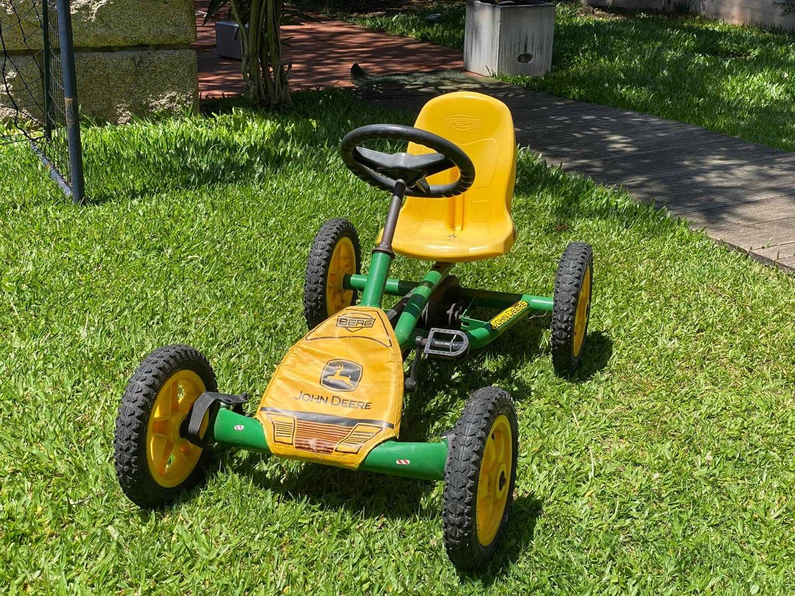 KART John Deere a pedais - em óptimo estado