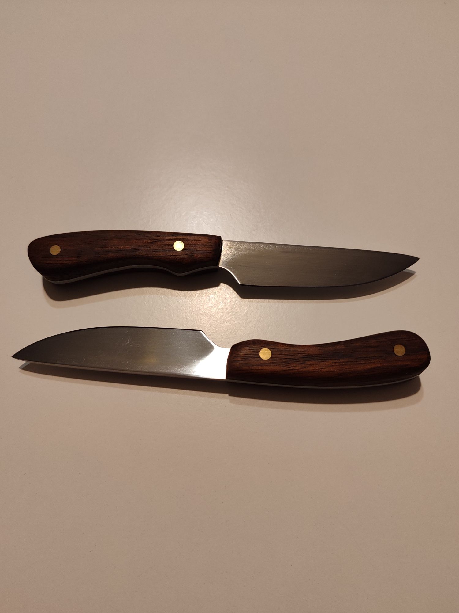 Dwa małe noże ręcznie zrobione