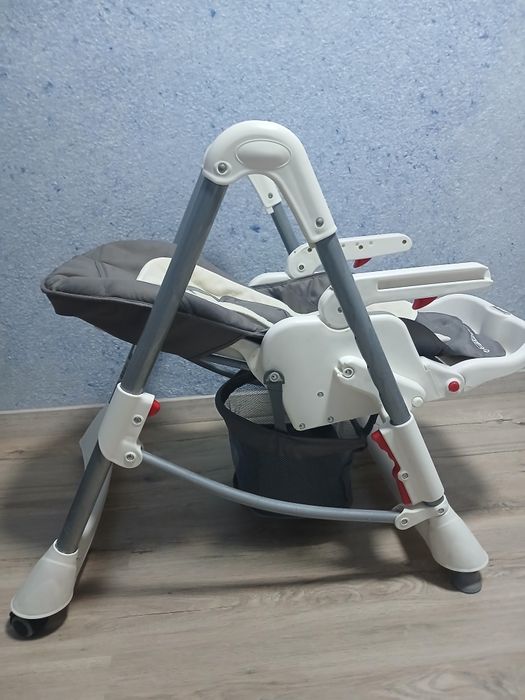 Стілець для годування