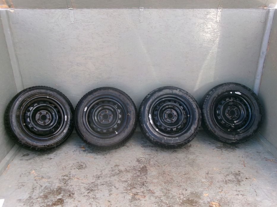 Toyota Yaris IV Koła Stalowe Zima 185/65/R15 Zimowe Czujniki