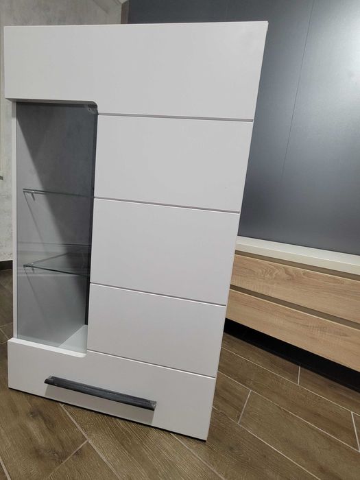 Тумба вітрина з підсвіткою для вітальні або спальні