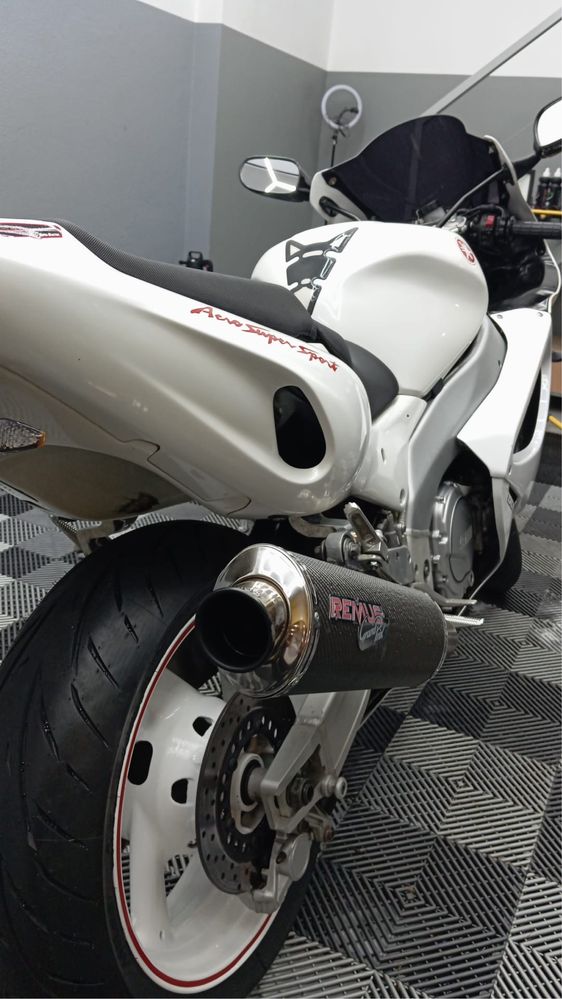 Moto yamaha thunderace 1000