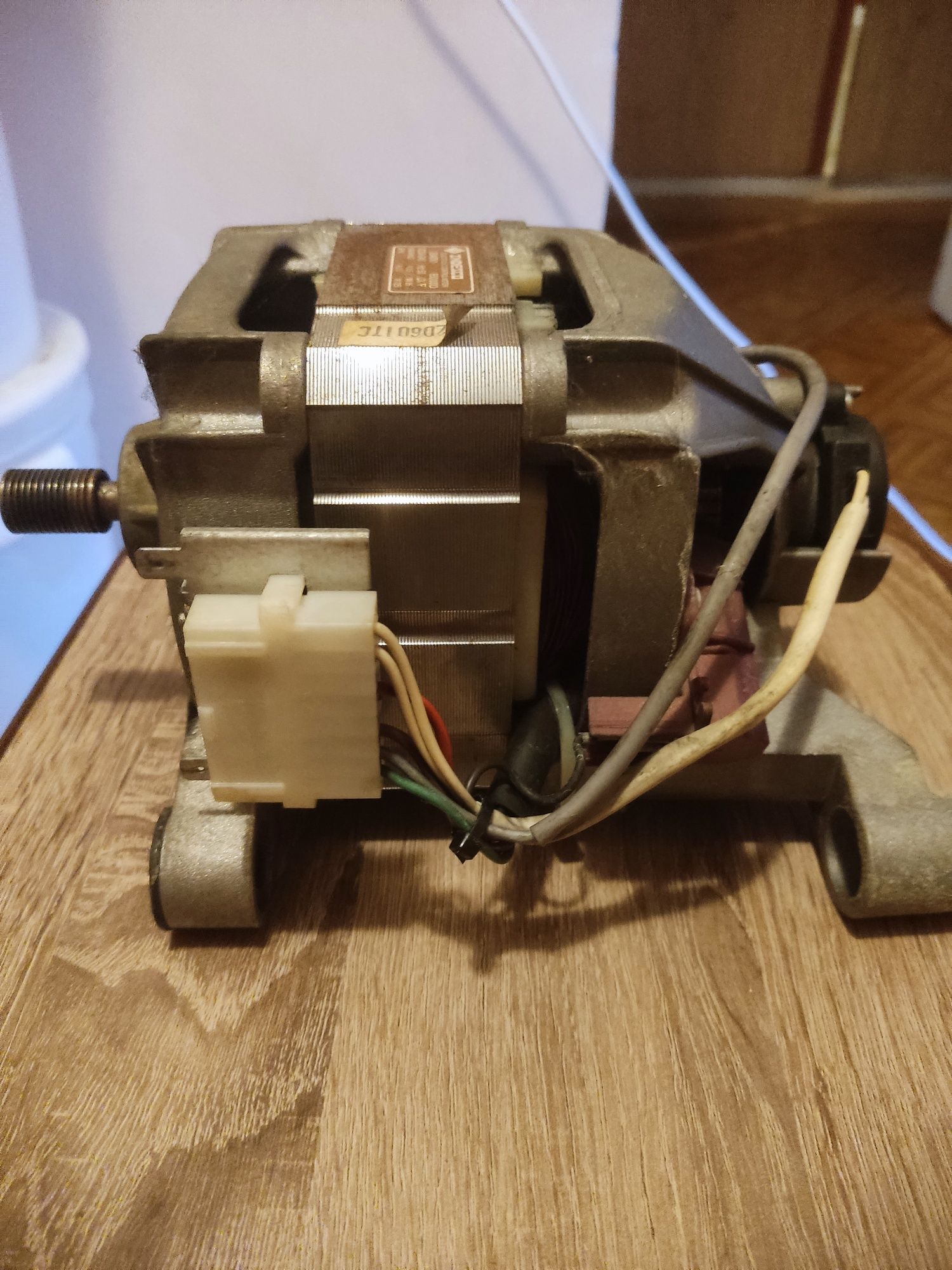 Двигатель для стиральной машины INDESIT