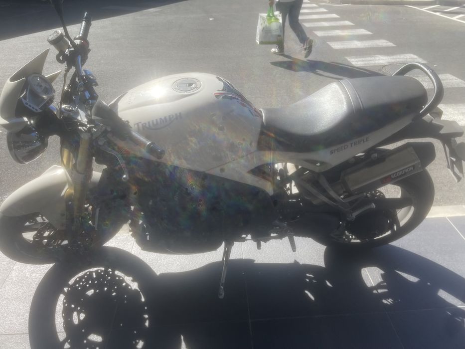 Triumph speed triple 1050