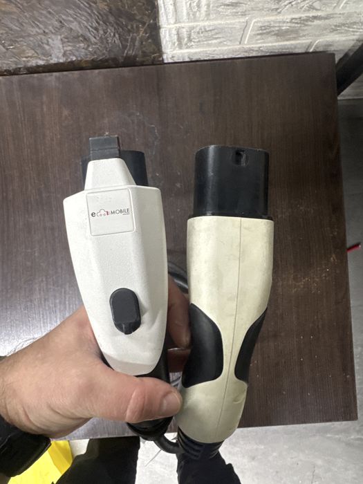 Кабель зарядки для електромобів з розємами Type 2 та GB/T