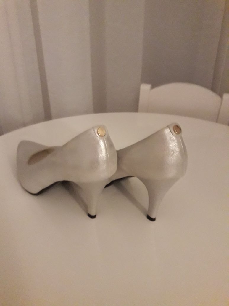 Buty - czółenka srebrne rozm.40