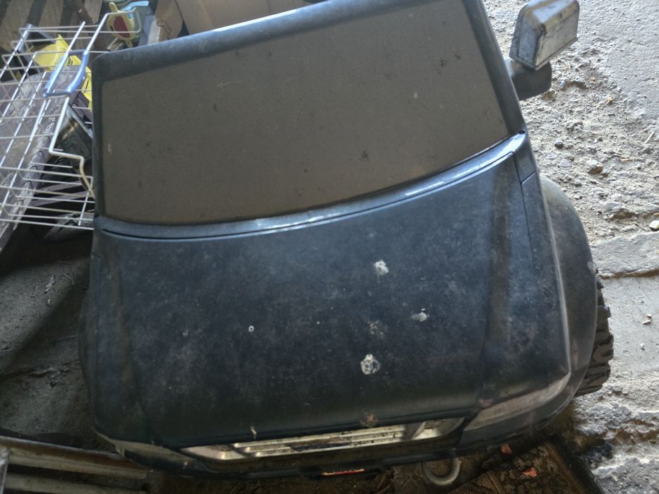 Samochód na akumulator ford z otwieranym bagaznikiem