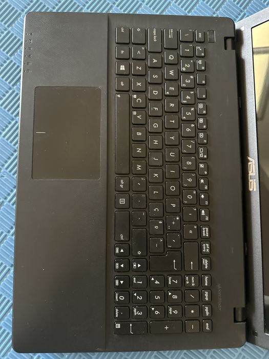 Portatil ASUS em boas condições.