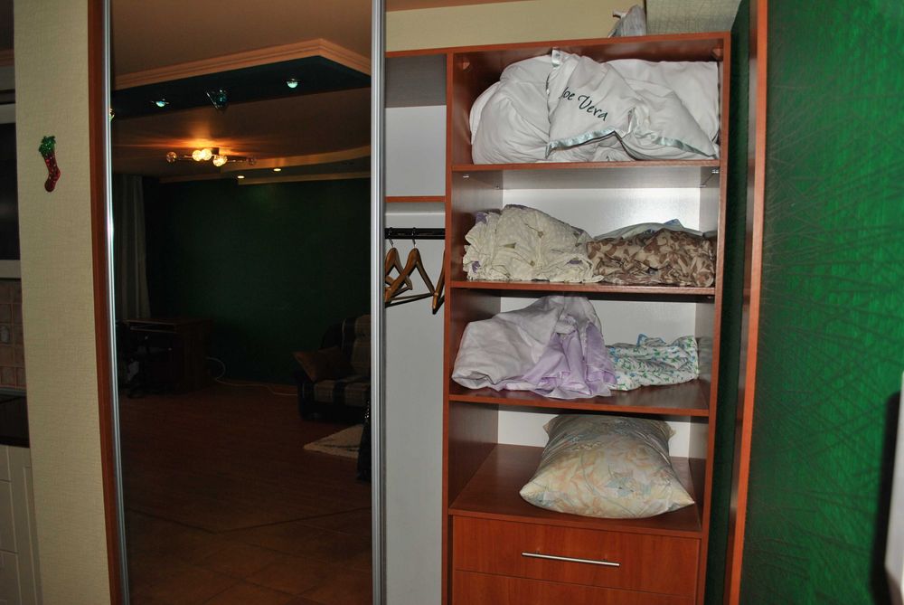 Однокімнатна центр  Небесноі Сотні  8000 + КП