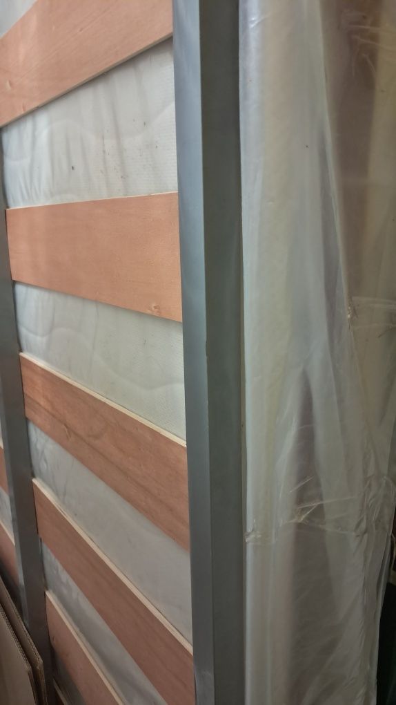 Cama de casal com colchão