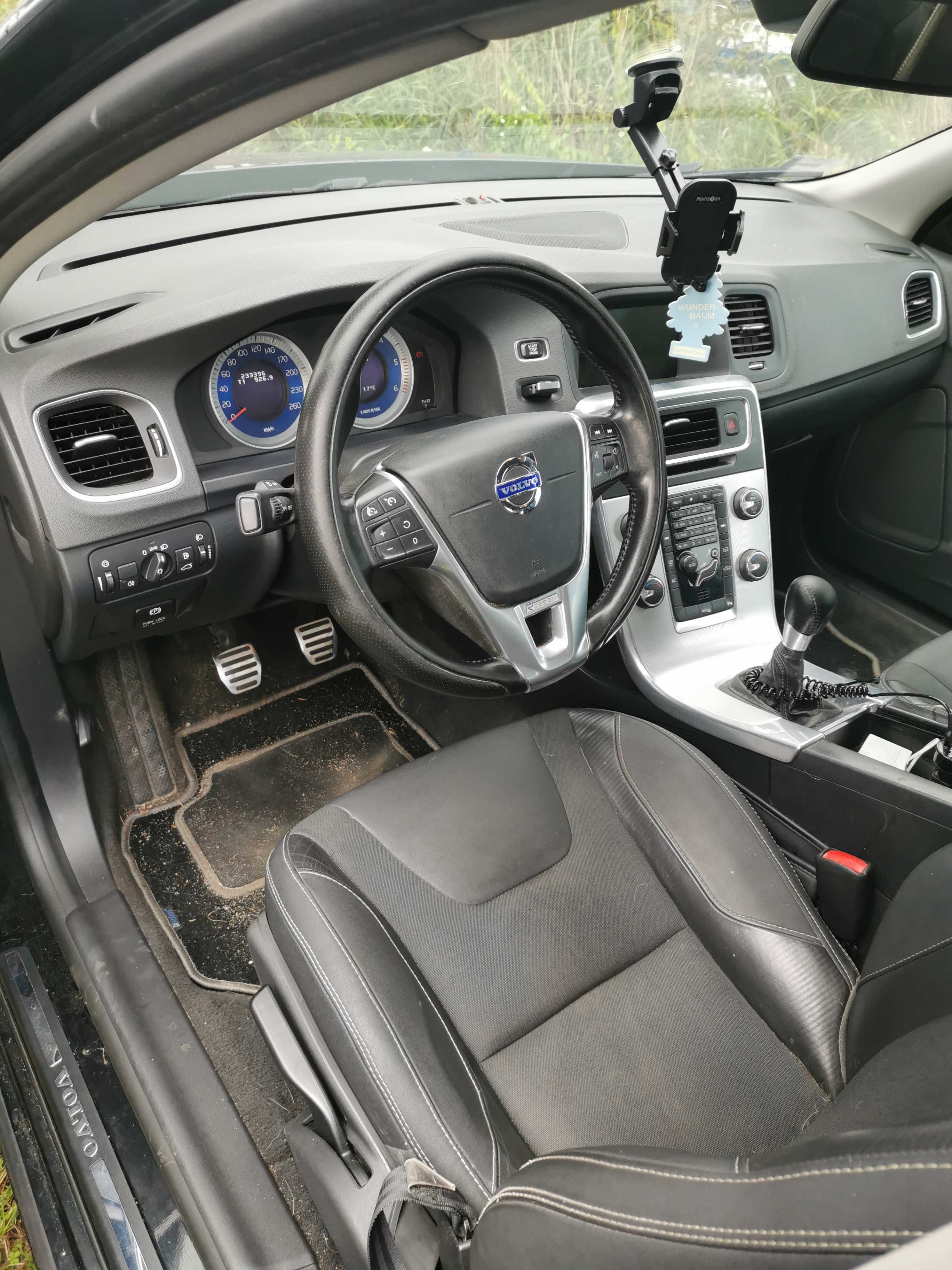 Volvo s60 D2 Drive-e R-design