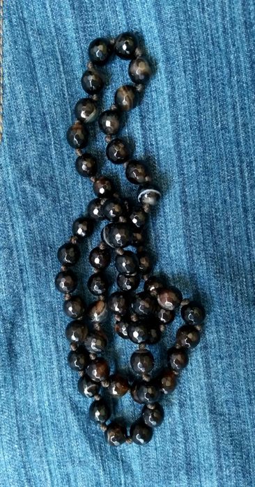 Бусы из натуральных камней