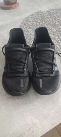 Buty Adidas 33r czarne materiał