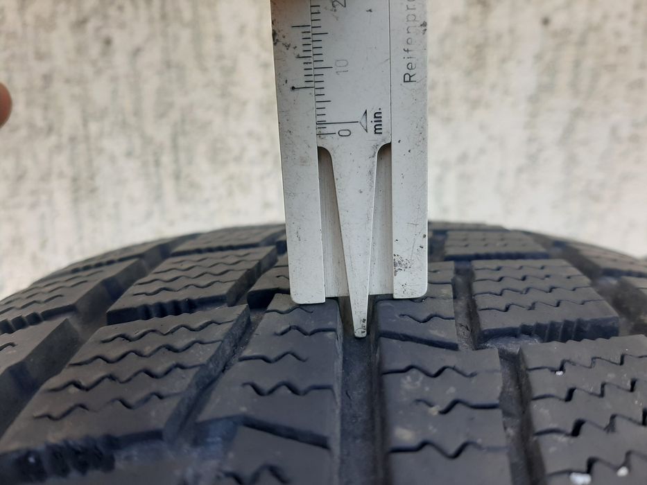 2x Opony zimowe 205/65R16C Hankook Winter RW06 / 7mm