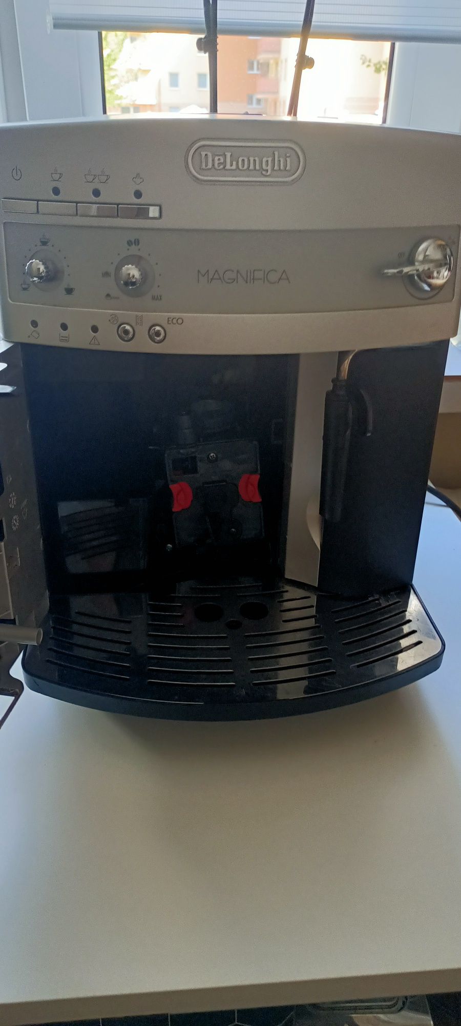 Sprzedam ekspres do kawy DeLonghi magnifica