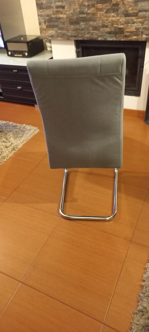 Vendo conjunto de 4 cadeiras