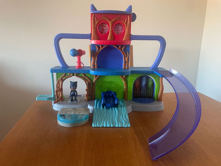 Torre / Centro de comando dos PJ mask