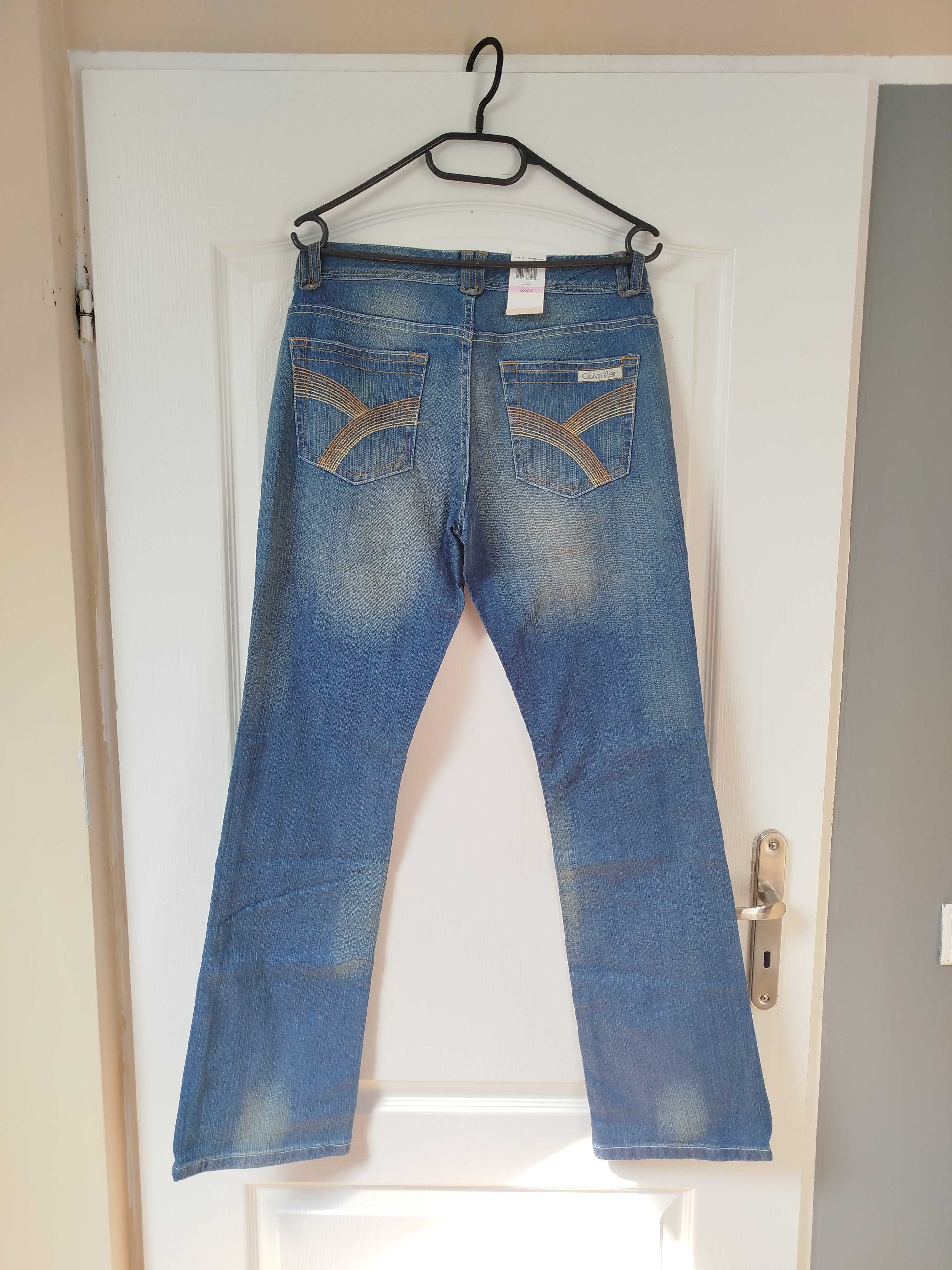 Jeansy damskie Calvin Klein Jeans Lean Bootcut Size 6/32 niebieskie