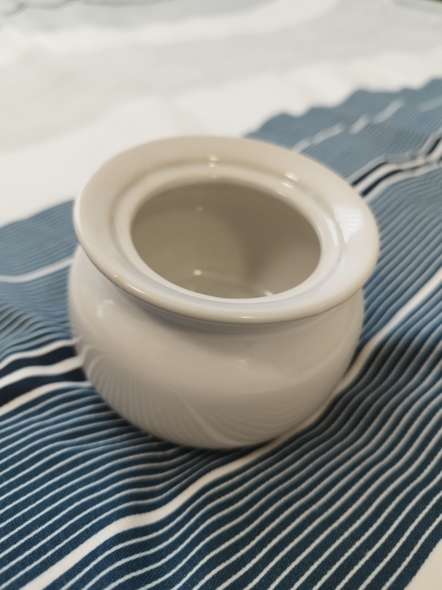 Cukiernica. Porcelana.