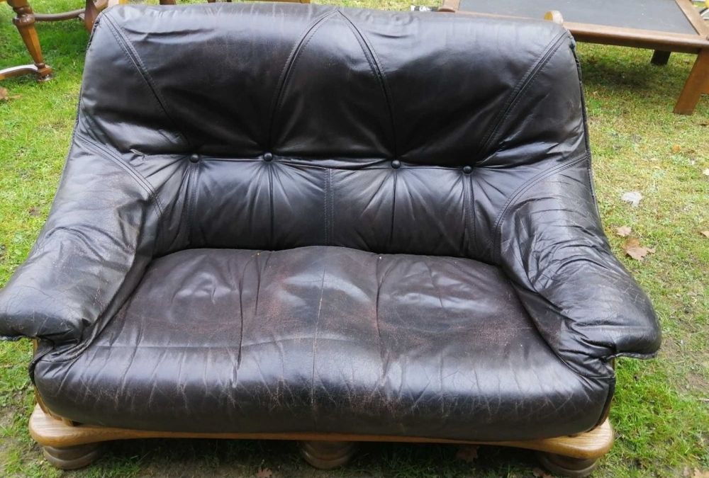 Zestaw wypoczynkowy ze skóry.