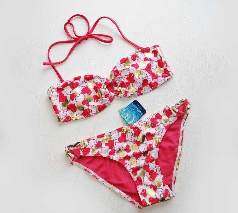 Раздельный купальник в принт сердечки с вкладышами