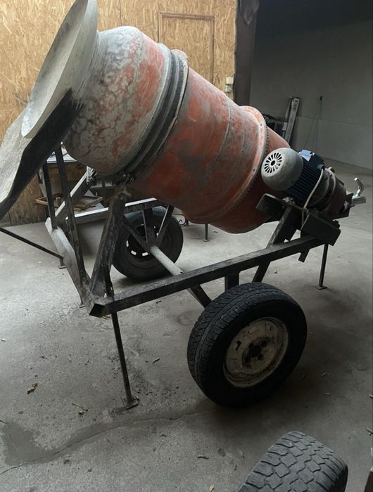 Оренда бетонозмішувача Львів (320л)