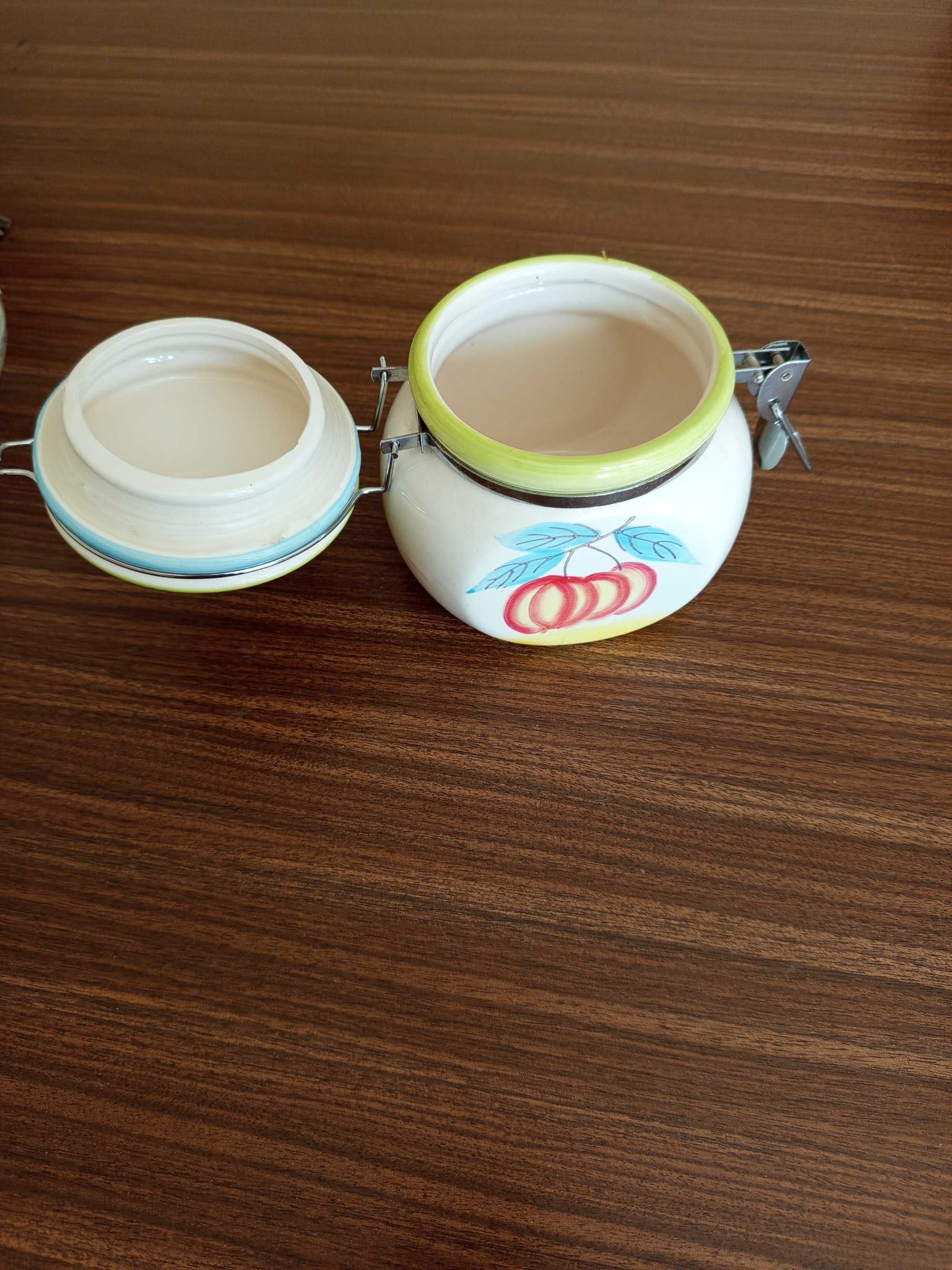 Naczynie kuchenne ceramiczne z zamknieciem