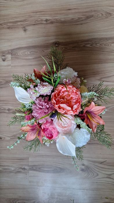 Wianek na pomnik, kosz z kwiatami, kosz z podziękowaniami