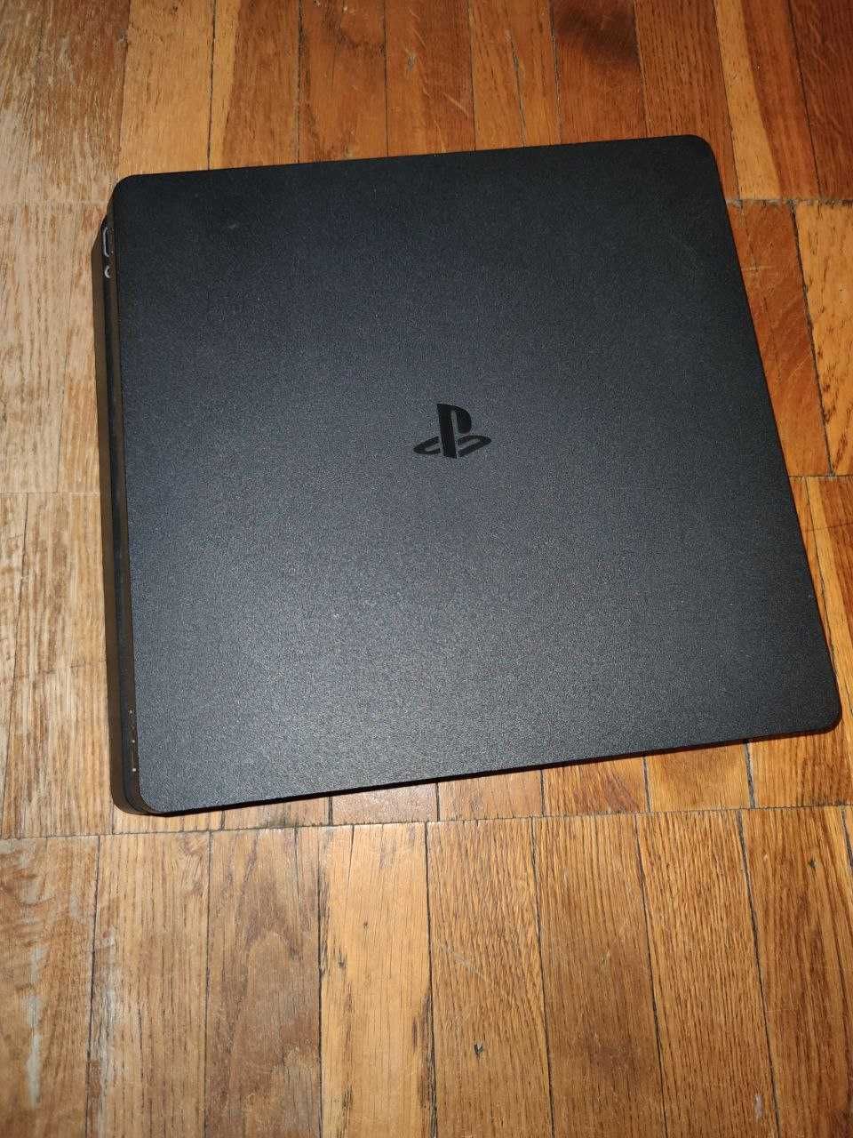 PS 4 slim 1tb + 7 ігр дисками (bluray)