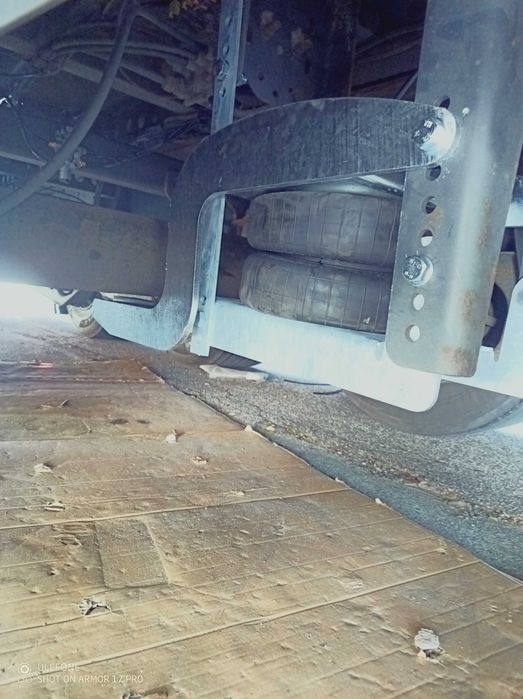 Podnoszenie podnoszenia osi naczepa  Wielton