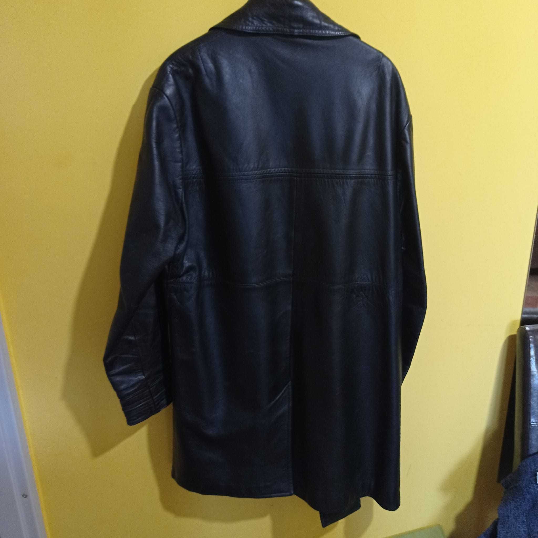 stary podniszczony czarny skórzany płaszcz VINTAGE