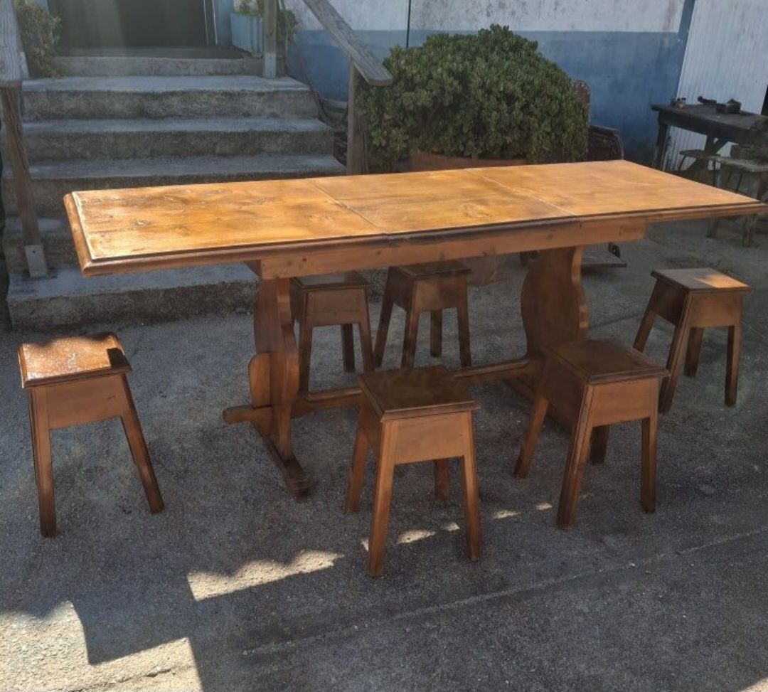 Mesa rustica com bancos
