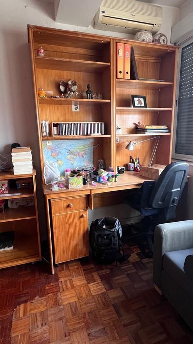 Estante e secretária em pinho