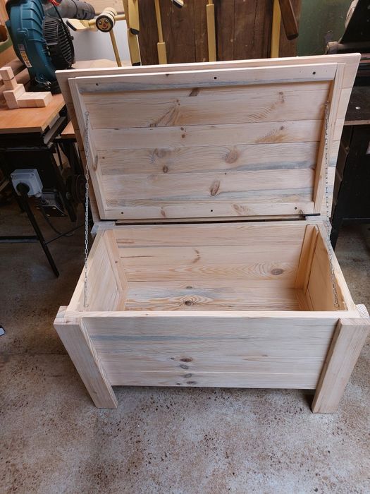 Skrzynia drewniana na zabawki itp