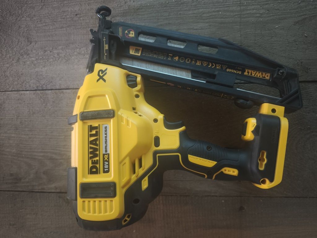 Gwoździarka do wykończeń 16Ga XR Li-Ion 18 V gwarancja