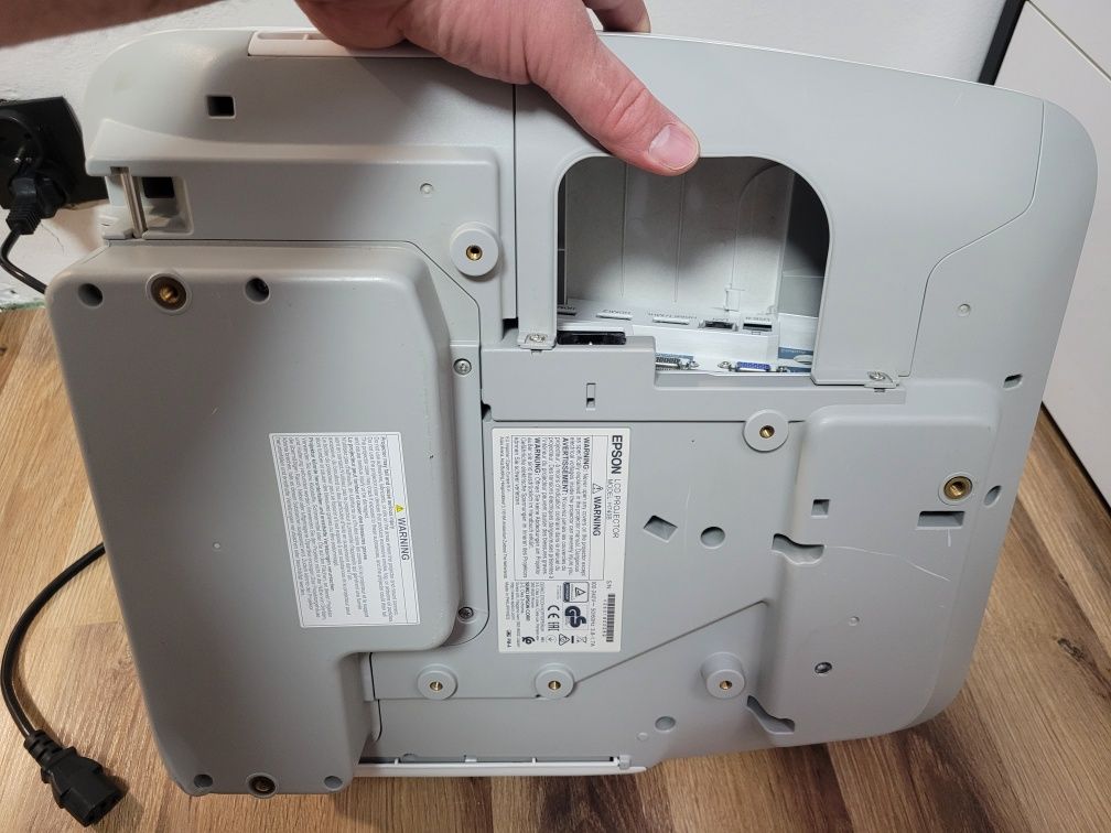 Epson eb-695wi projektor krótkoogniskowy