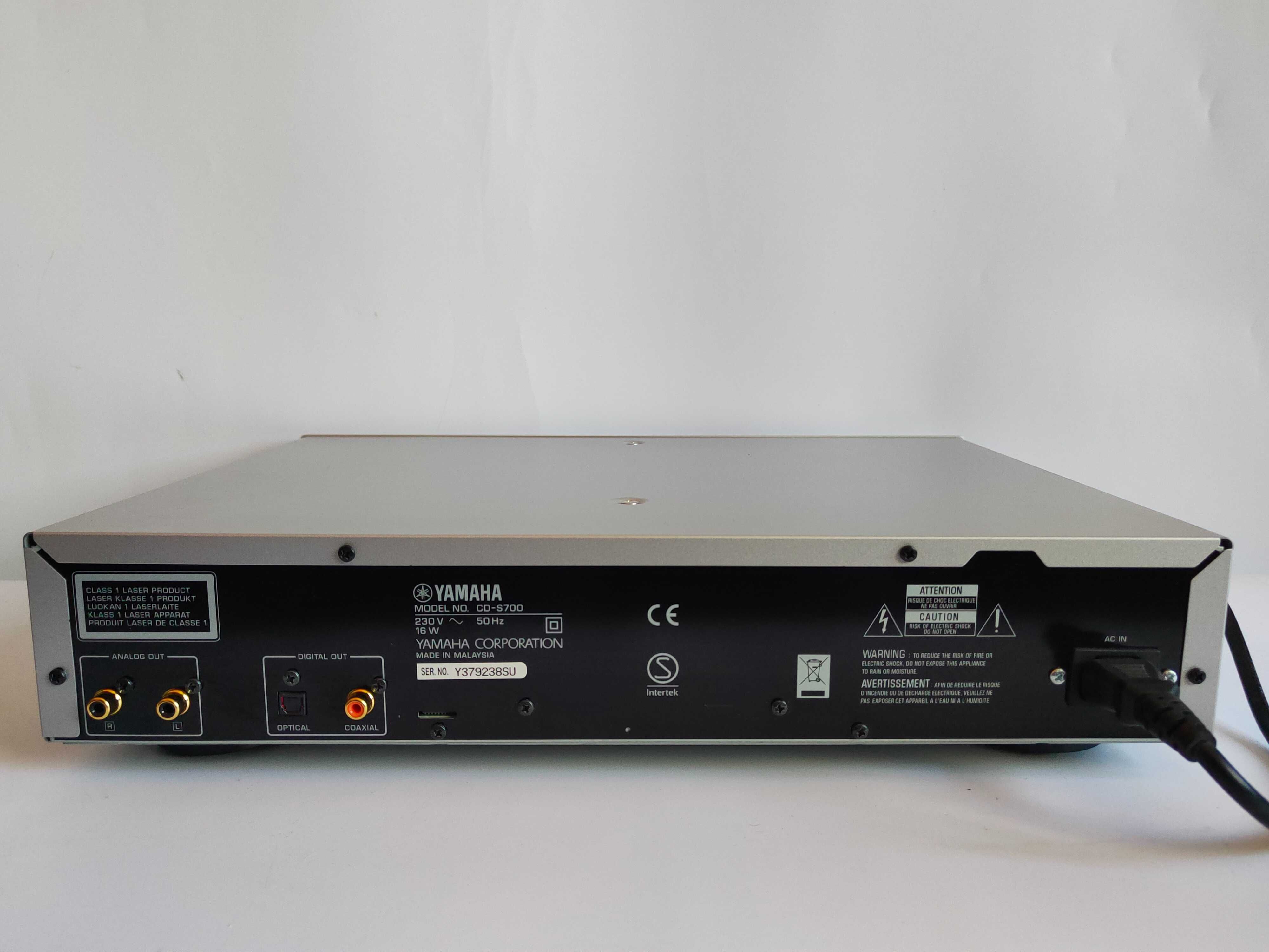 Yamaha CD-S700 odtwarzacz CD MP3 USB z pilotem