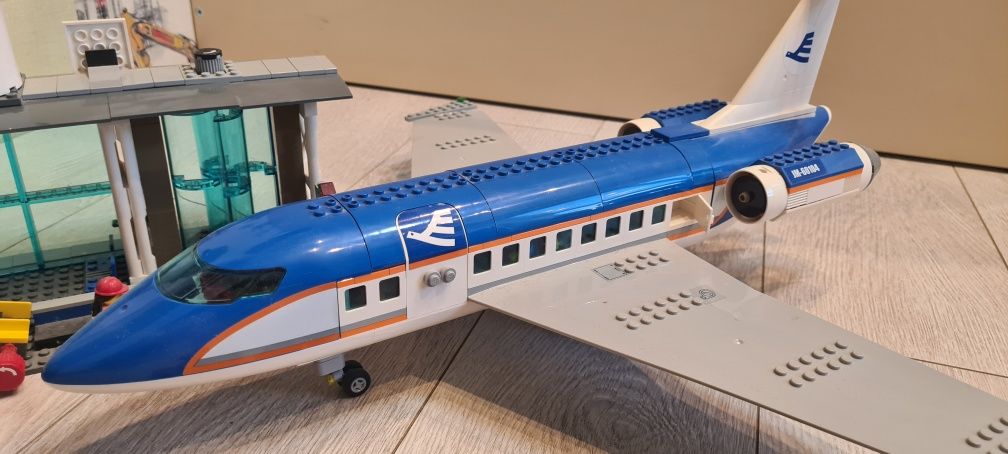 Lego sity 60104 оригінал пасажирський літак з терміналом
